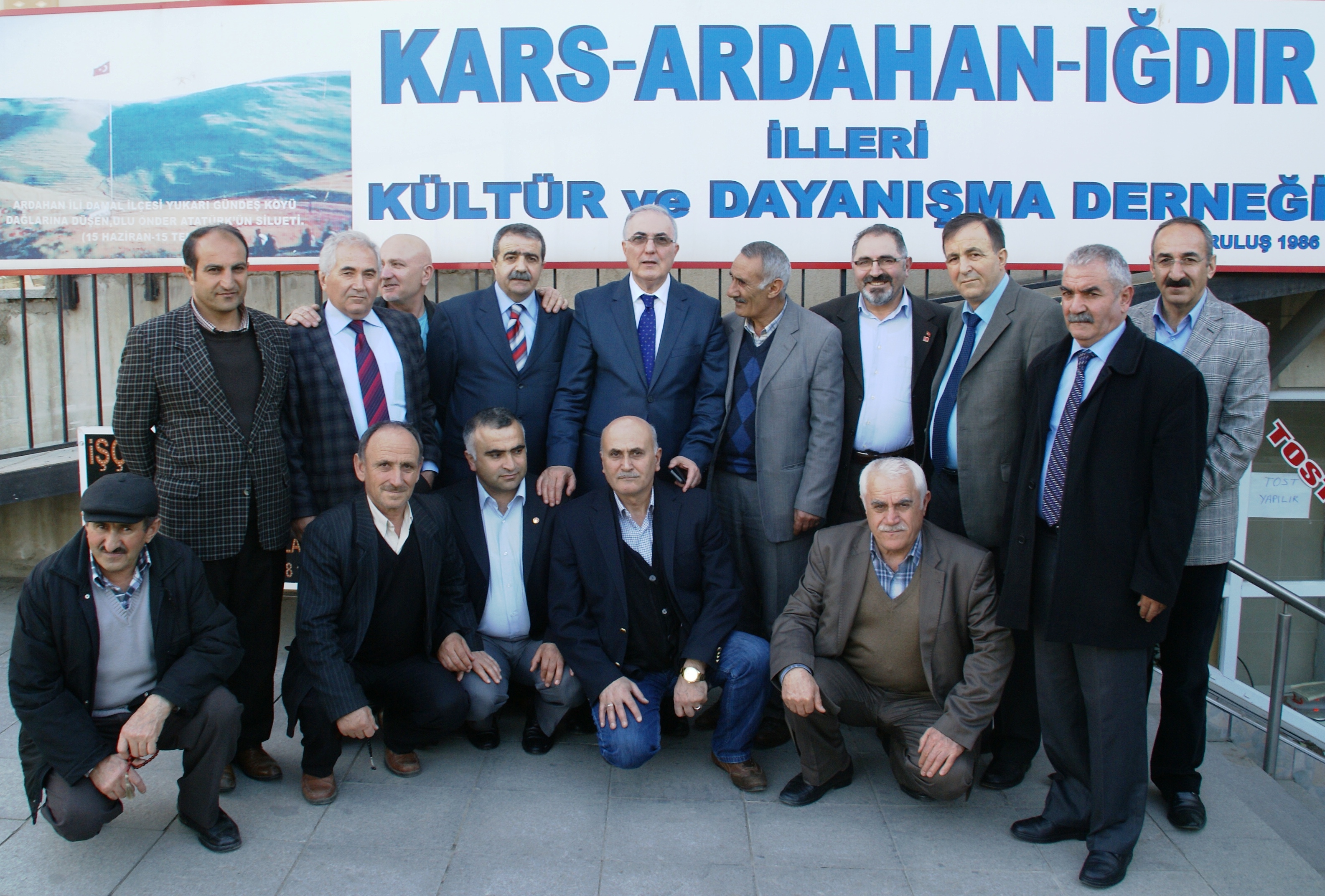 CHP, Kars, Ardahan, Iğdır derneğine çıkarma yaptı