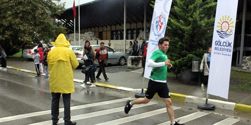 CUMHURİYET İÇİN KOŞTULAR