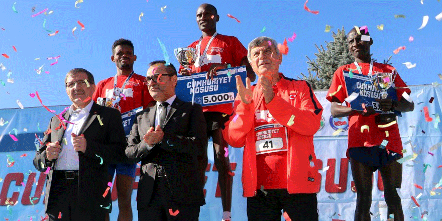 Kocaeli Cumhuriyet için koştu