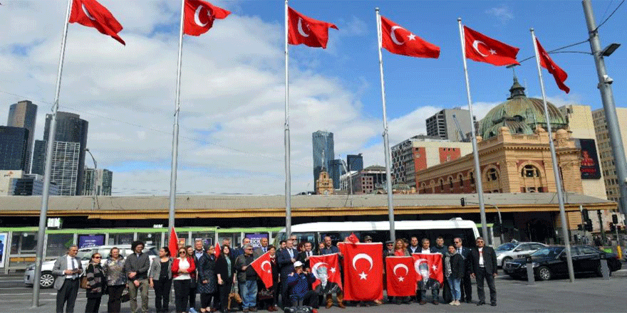 Türk Bayrağı Avustralya’da dalgalandı!