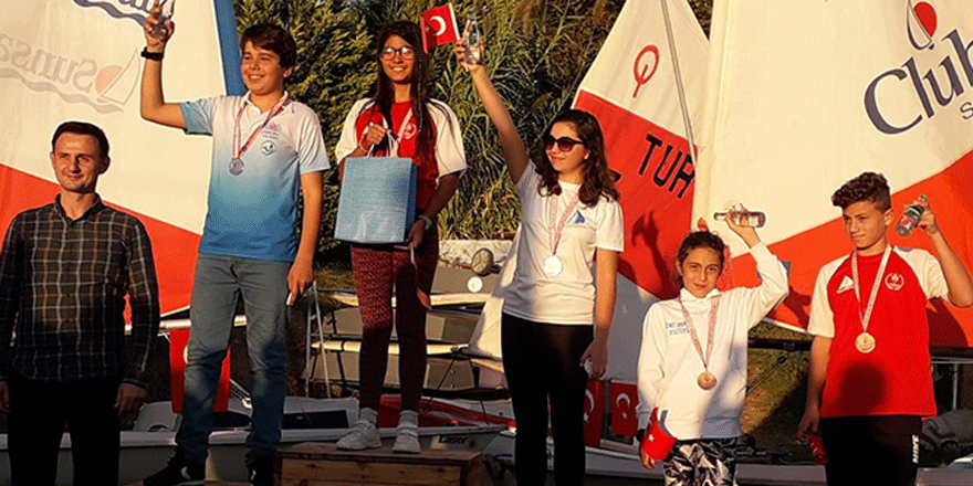 Yelken kulübü sporcuları başarıya doymuyor