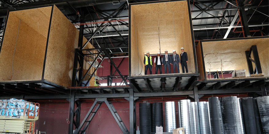 Kongre merkezi yükseliyor