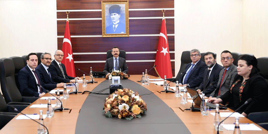 Vali Aksoy’a brifing