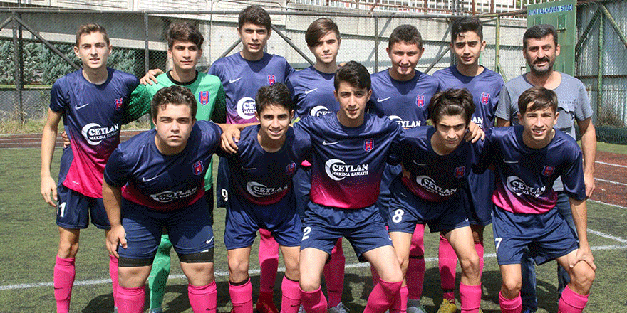 Şampiyon Derince Birlikspor