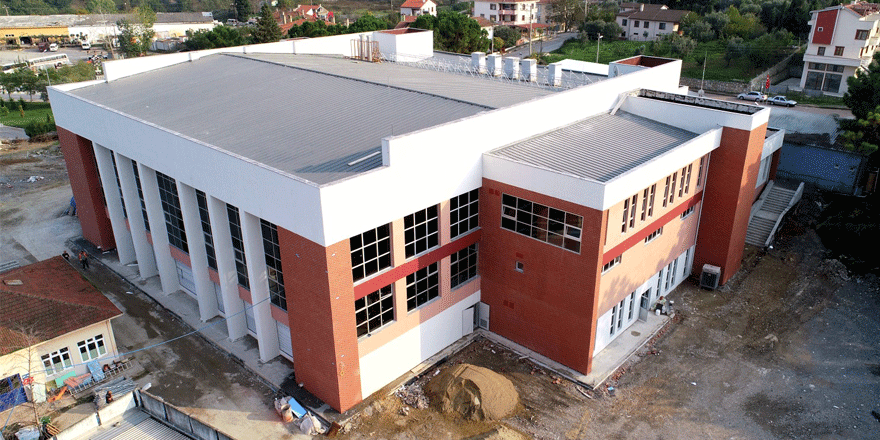 Yarı Olimpik Yüzme Havuzu’da sona doğru