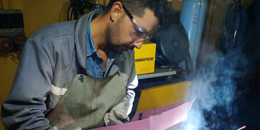 Kursa gitti, iş buldu