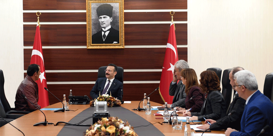 520  vatandaş ile tek tek görüştü