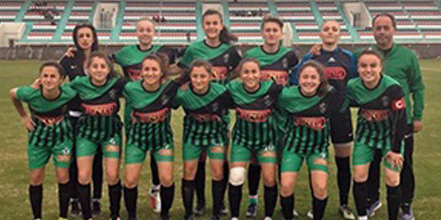 Kocaeli Bayan FK iki haftadır oynamadan kazanıyor
