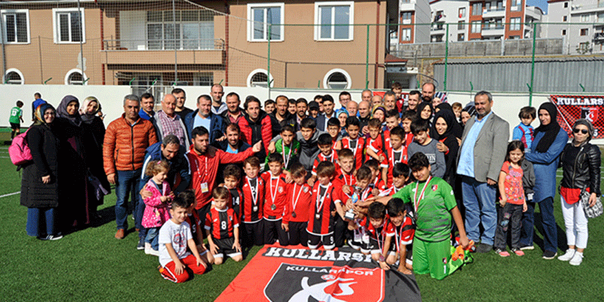 U-12’de kupalar sahiplerini buldu