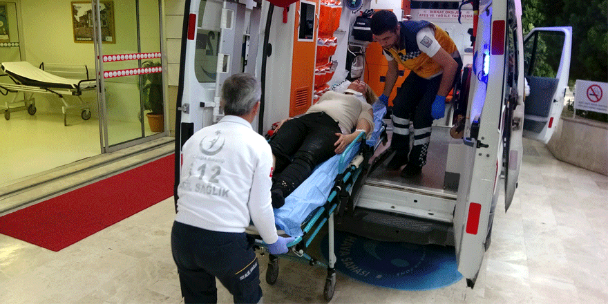 Kendisini balkondan attı