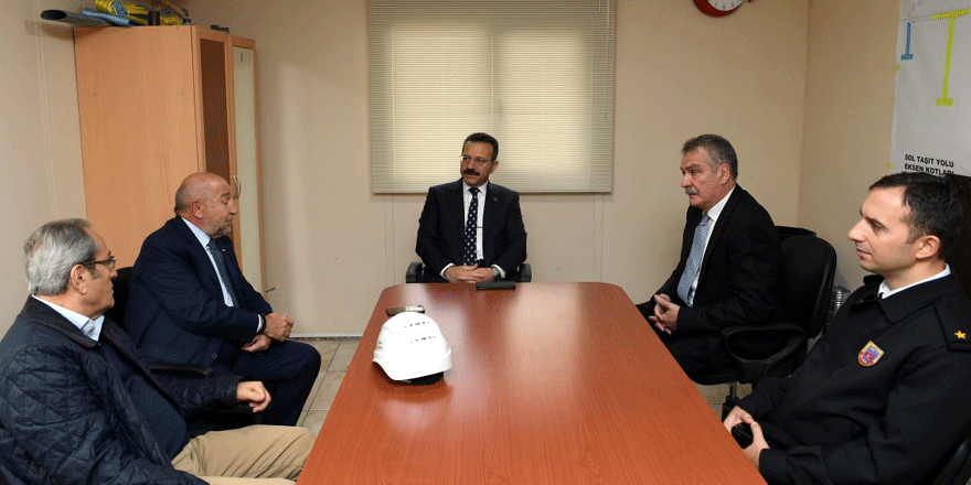 Otoyolu çalışmalarını yerinde inceledi