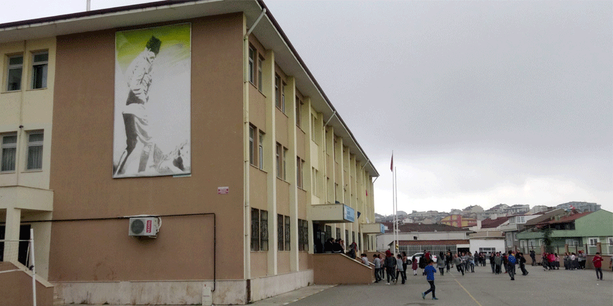 Okula giren pitbull vuruldu