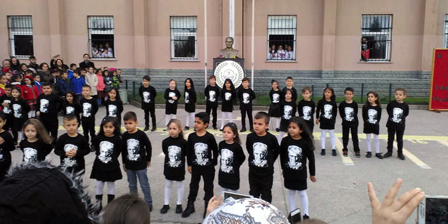 Atatürk Ölmedi Kalbimizde Yaşıyor