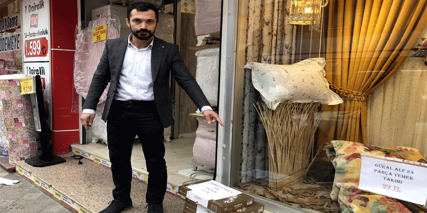 Mağazanın önündeki ses sistemini çaldılar