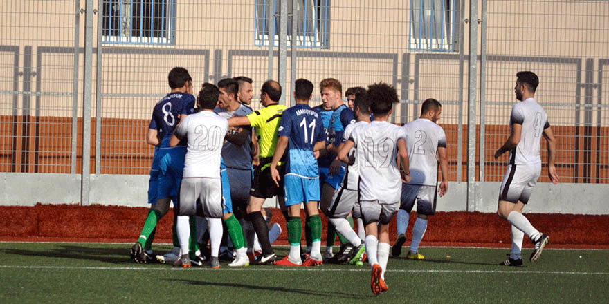 Amatör maçta kavga