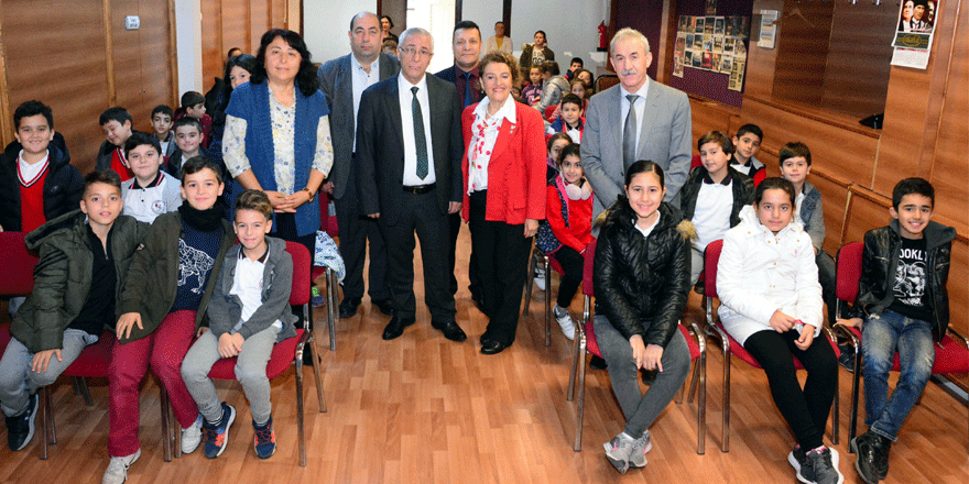Çocuklara Atatürk’ü anlattı