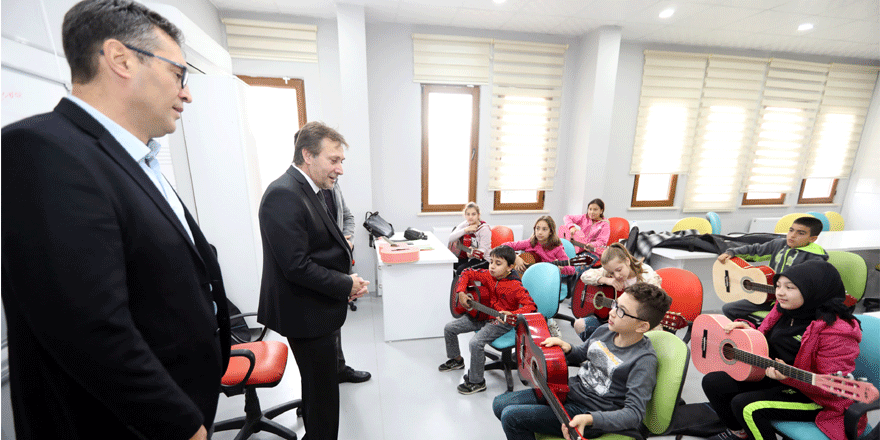 Çayırova’da geleceğin sanatçıları yetişiyor