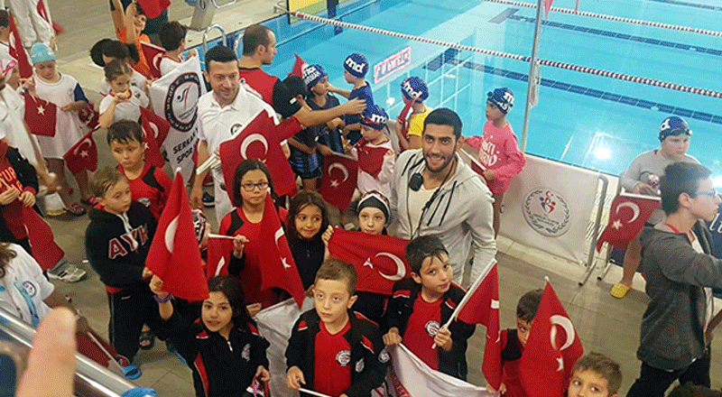 Akademi Yüzme Kulübü zirveye çıktı