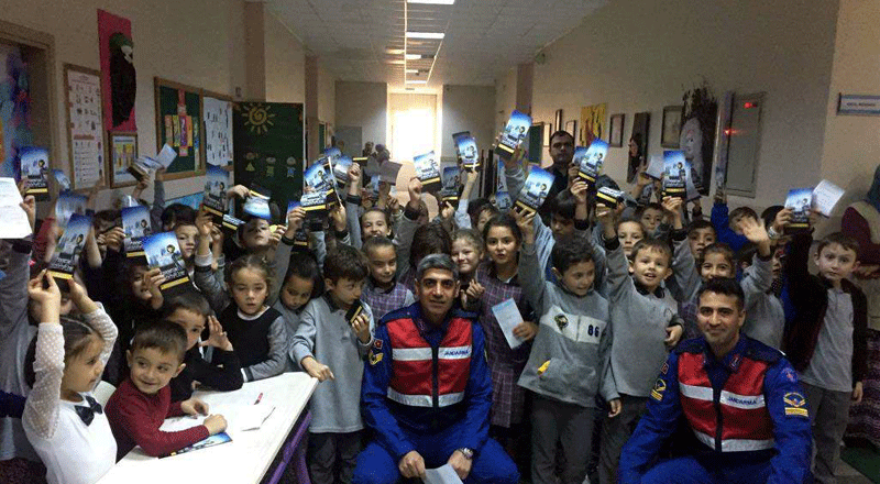 Jandarmadan öğrencilere trafik eğitimi
