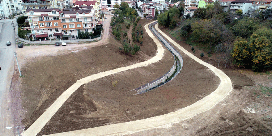 Mesire alanına yürüyüş yolu