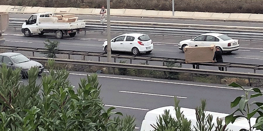 Koltuk yolun ortasına düştü