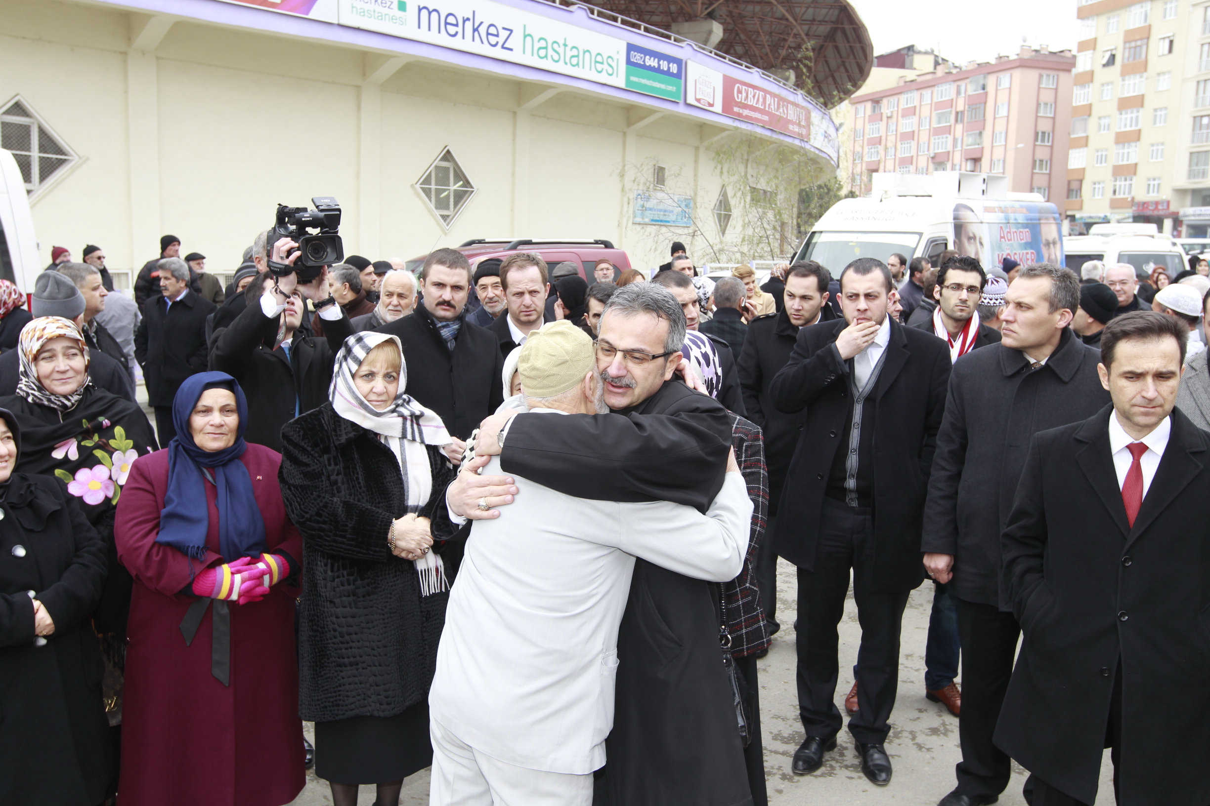 Umre yolcularını Köşker uğurladı