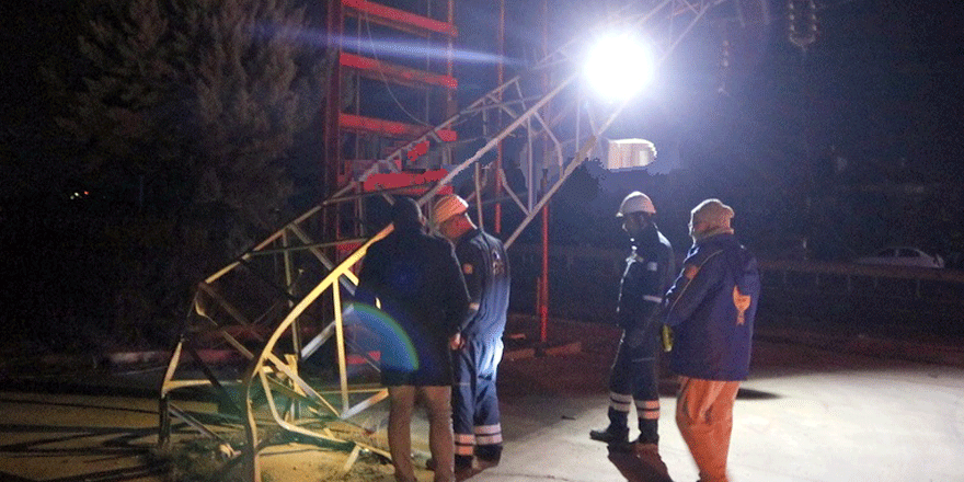 Tır yıktı SEDAŞ yaptı   