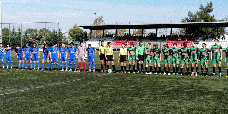 Kocaeli Bayan FK lideri devirdi