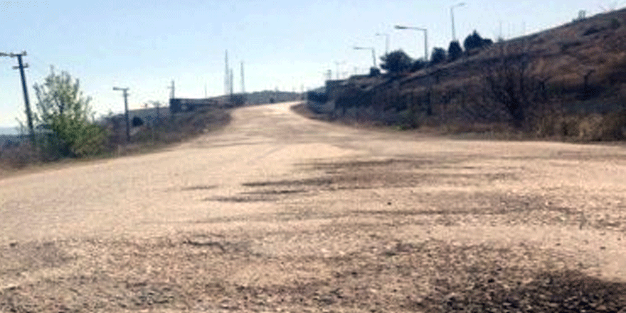 Köy yolları köstebek yuvası gibi