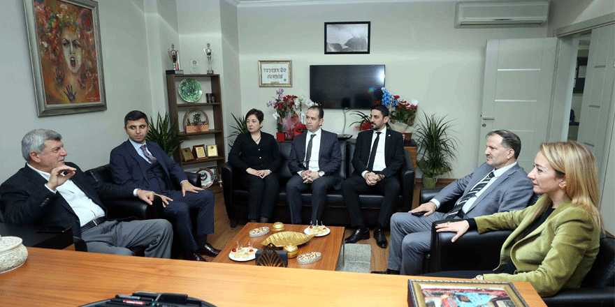 Karaosmanoğlu, Baro’yu ziyaret