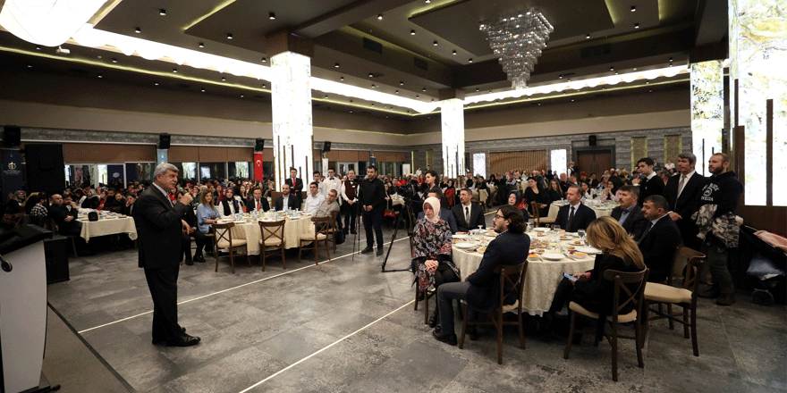 Büyükşehir, öğretmenlerinin gününü kutladı