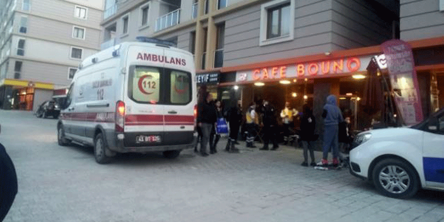 Kafede erkek arkadaşıyla tartışıp hap içti