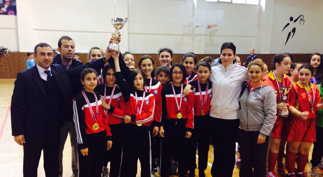 HENTBOL'DA 2 ŞAMPİYONLUK DAHA