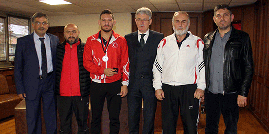 Başkan Ellibeş’ten kutlama