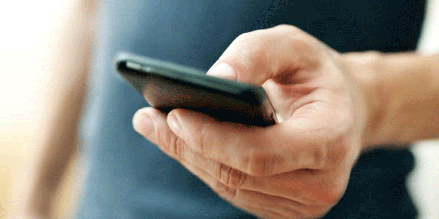 Üniversiteli kızın etek altı görüntüsünü çekti, görevine döndü