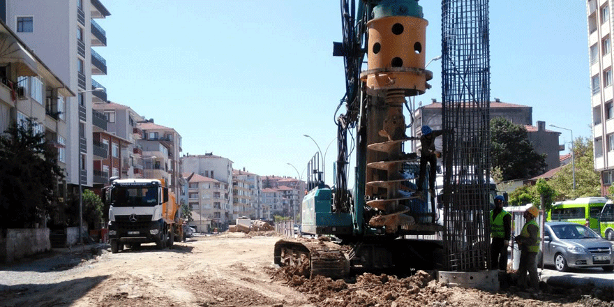 Köprülü Kavşağa 545 kazık çakıldı