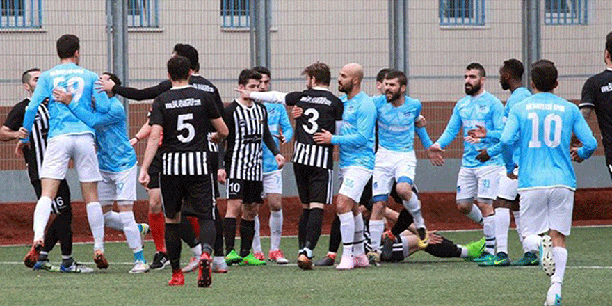 Yeşil sahalar savaş alanı