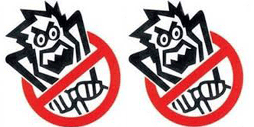 Halk otobüsü ambulansa çarptı!