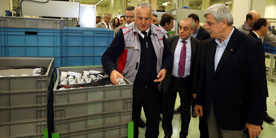 Üretim merkezlerini ziyaret etti