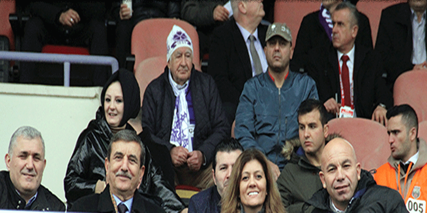 SERAP ÇAKIR GEBZESPOR’U AYAĞA KALDIRIR