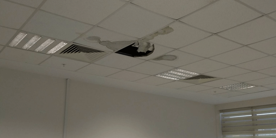 Yeni hastane binası dökülüyor