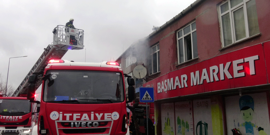 Aynı mahalledeki 2 evde yangın