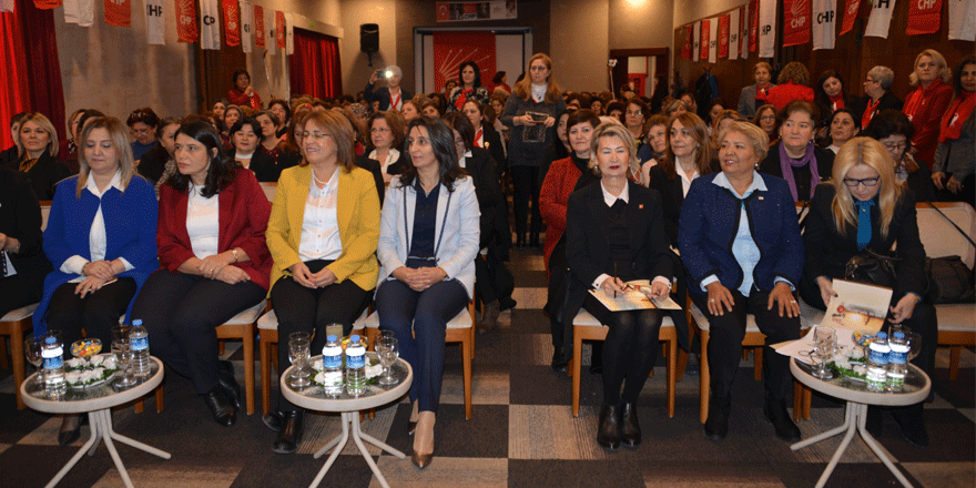 ‘Cumhuriyetin değerleri silinmeye çalışılıyor’