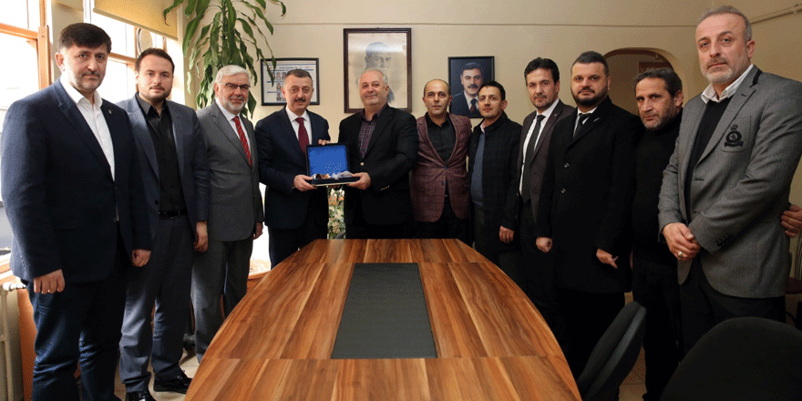 "İşçi sendikalarımızın yanında olacağız"