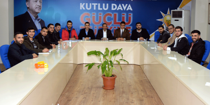 Başkanlar gençleri ziyaret etti