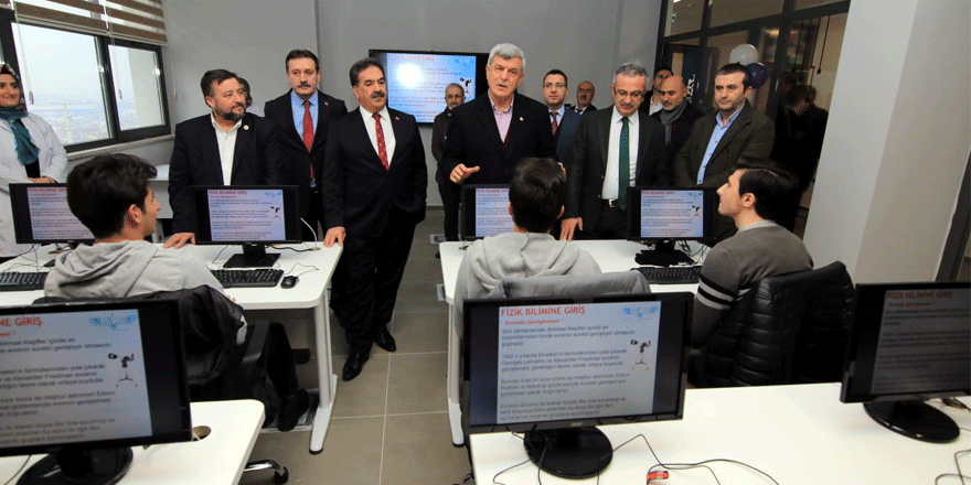 Gebze Kılavuz Gençlik Merkezi’nde konferans