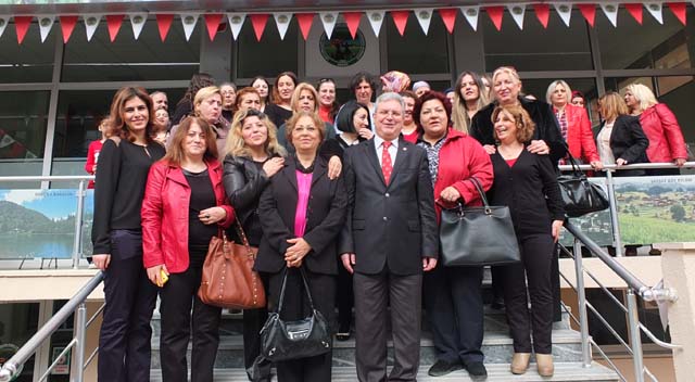 Yılmaz’a Artvinli kadınlardan kahvaltı