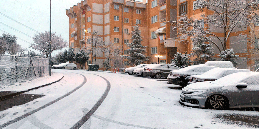 Kocaeli'de kar yağışı etkili oldu