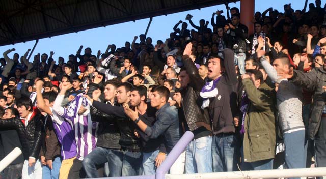 ESKİÇARŞI İSYAN BAYRAĞINI ÇEKTİ