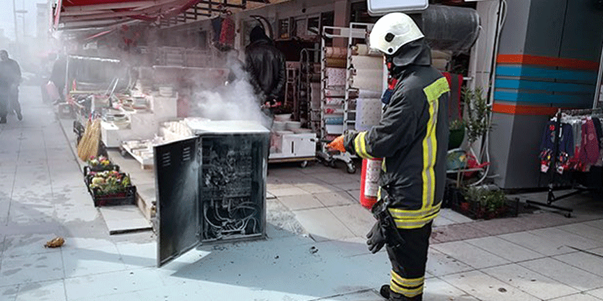 Patlayan trafo panik yarattı